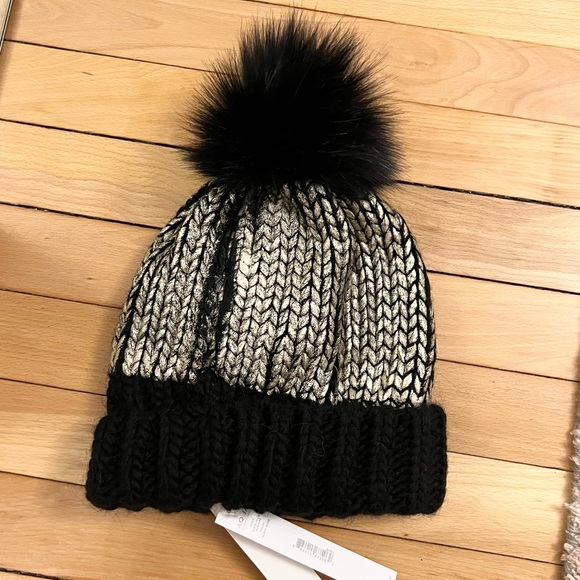 NWT Aqua Winter Hat - Picture 3 of 3